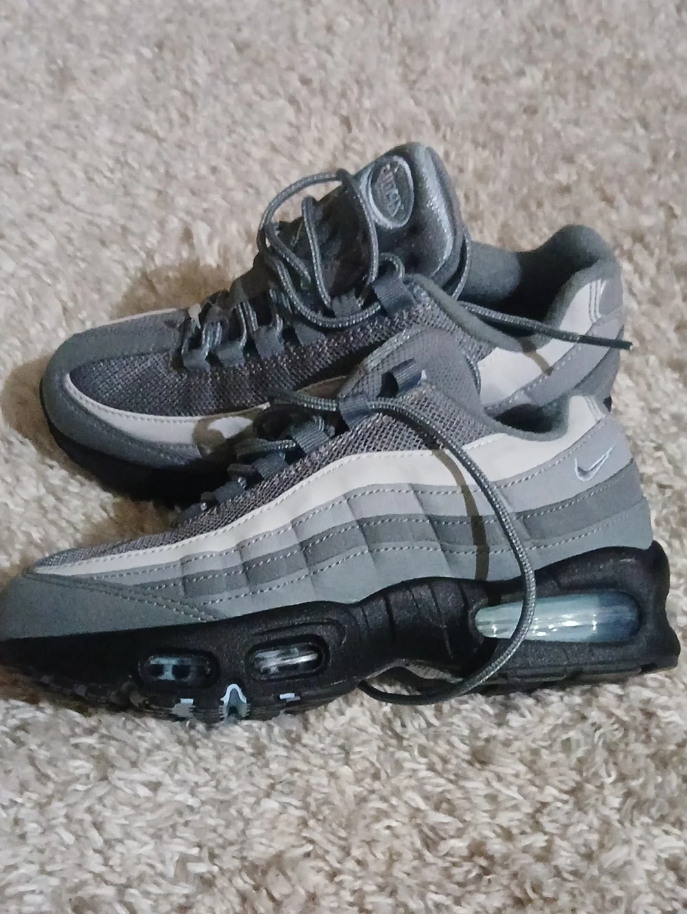NWOT NIKE AIR MAX